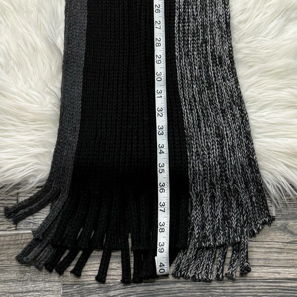 Calvin Klein Men’s Black and Gray Knit Scarf 39”